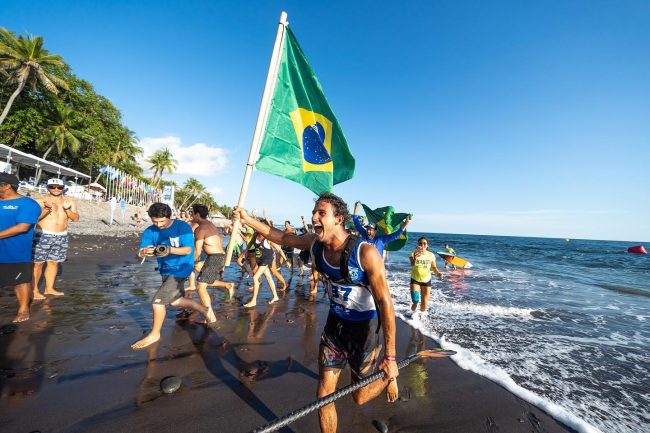 Vinnicius martins wins gold medal ISA SUP World championships